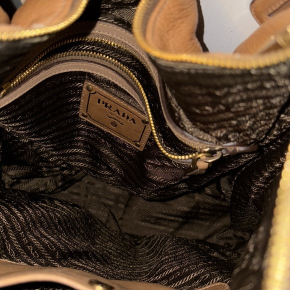 PRADA Cervo Deerskin Zipper Hobo Cammello Purse - Picture 6 of 7